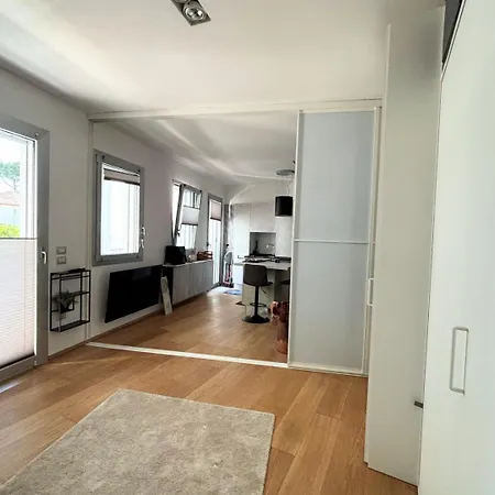 Bilocale Centralissimo A Due Passi Dal Mare - Cn023