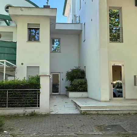 Apartmán Bilocale Centralissimo A Due Passi Dal Mare - Cn023