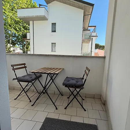 Bilocale Centralissimo A Due Passi Dal Mare - Cn023 *