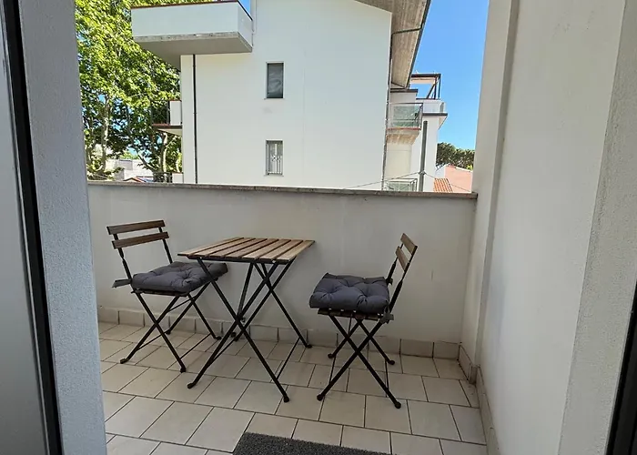 Bilocale Centralissimo A Due Passi Dal Mare - Cn023 *