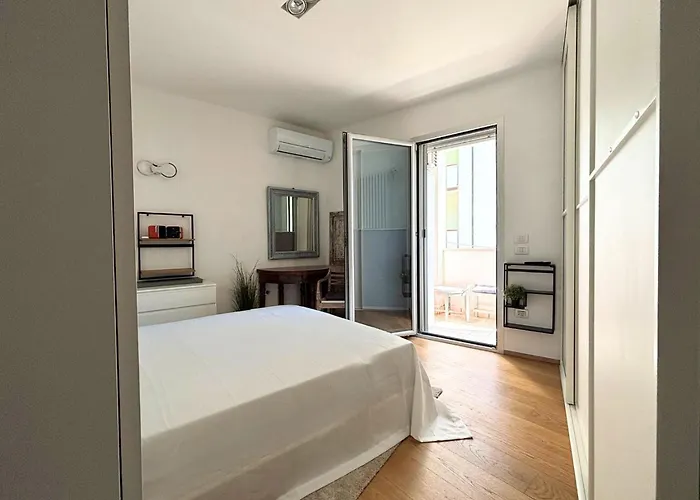 Bilocale Centralissimo A Due Passi Dal Mare - Cn023 تْشيزيناتيكو